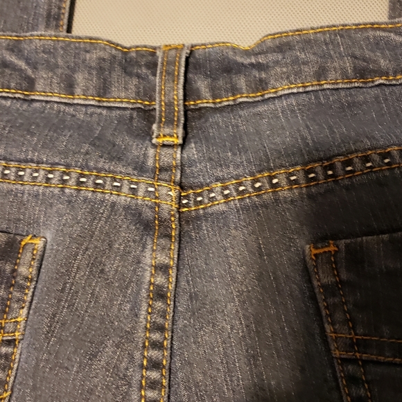 Bogari Jeans  - Embroidered  - 12x31/32 Pre-owned - Picture 7 of 8